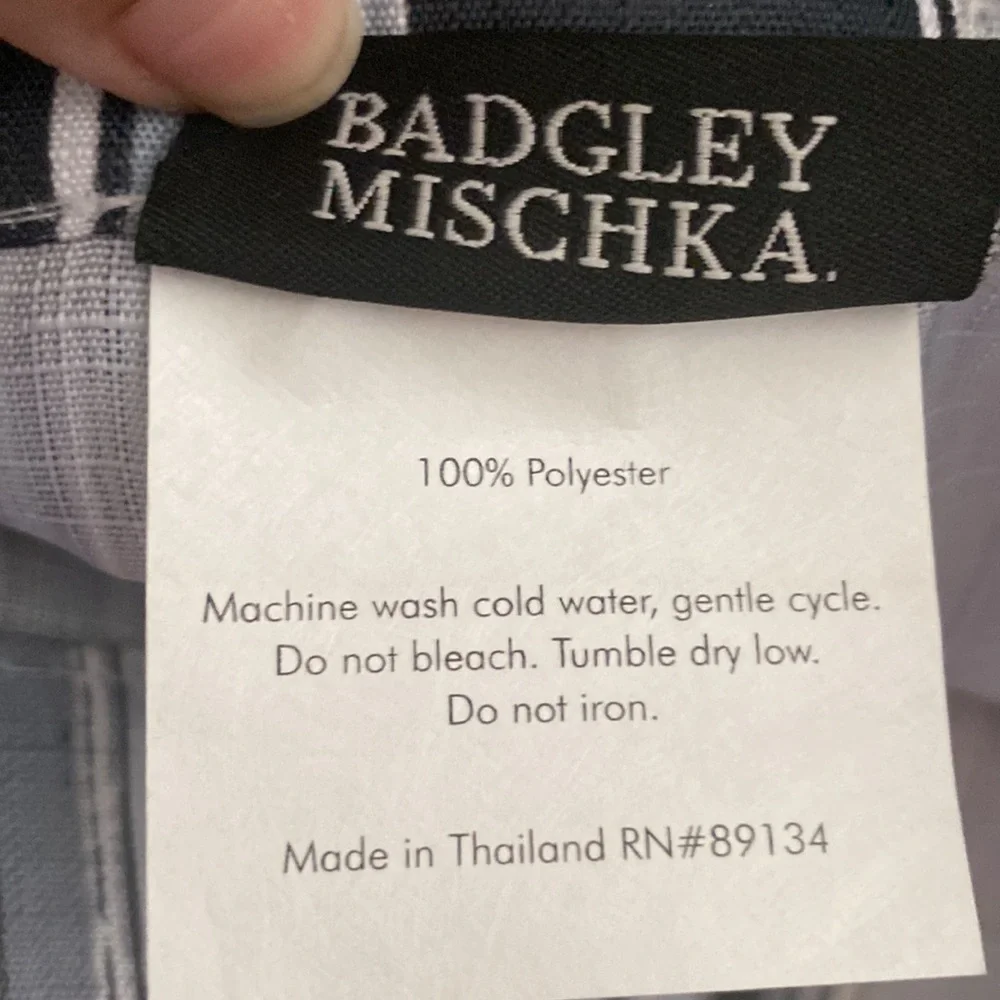 Badgley Mischka bathroom 15 pieces set.